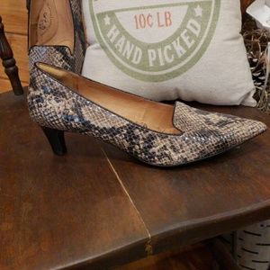 Sofft brand Snake skin heeled shoes 8N
